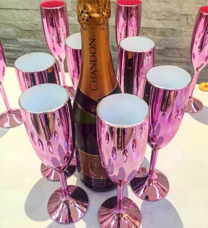Taça Metalizada com champagne